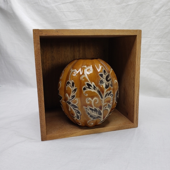 Small Vintage Brown Floral Vase and Shadow Box - Picture 5 of 12